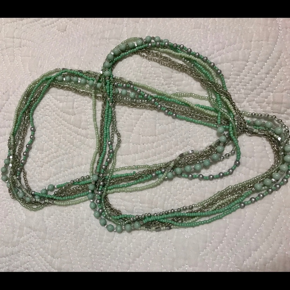 Beaded Necklace with Silver chains